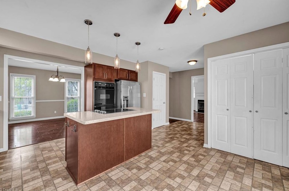 307 Ridgeland Dr, High Point NC  27262-8329 exterior