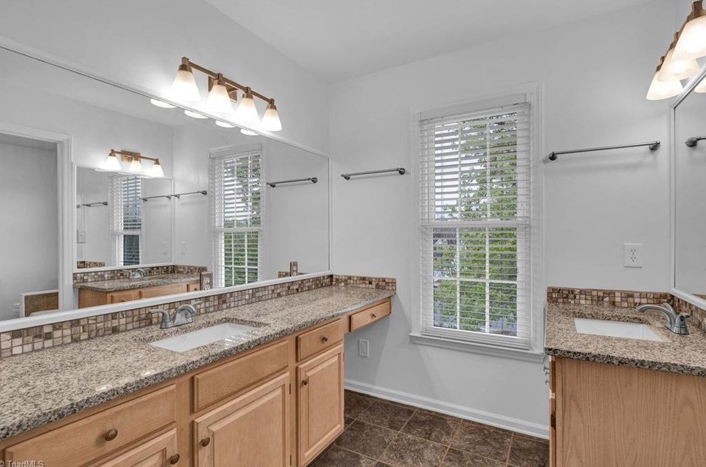 307 Ridgeland Dr, High Point NC  27262-8329 exterior