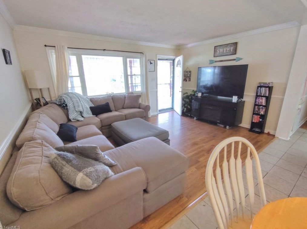 3624 Shady Lawn Ct, High Point NC  27263-8027 exterior