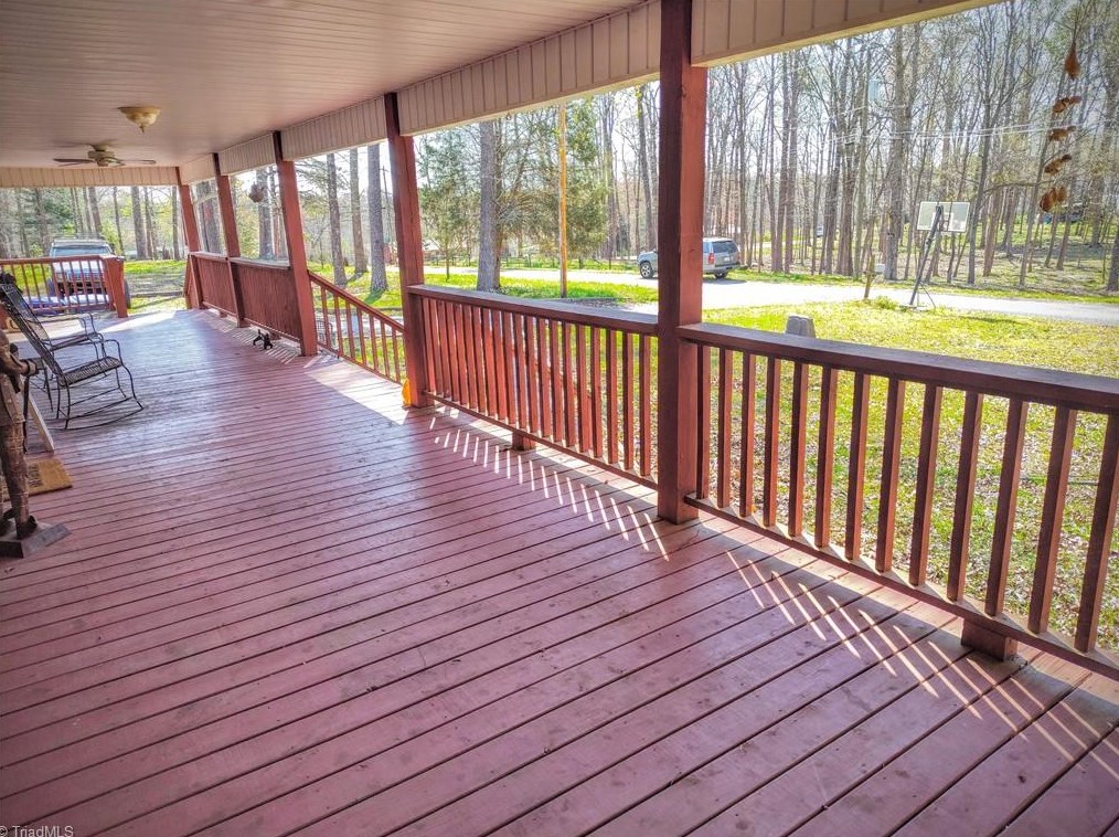 3624 Shady Lawn Ct, High Point NC  27263-8027 exterior