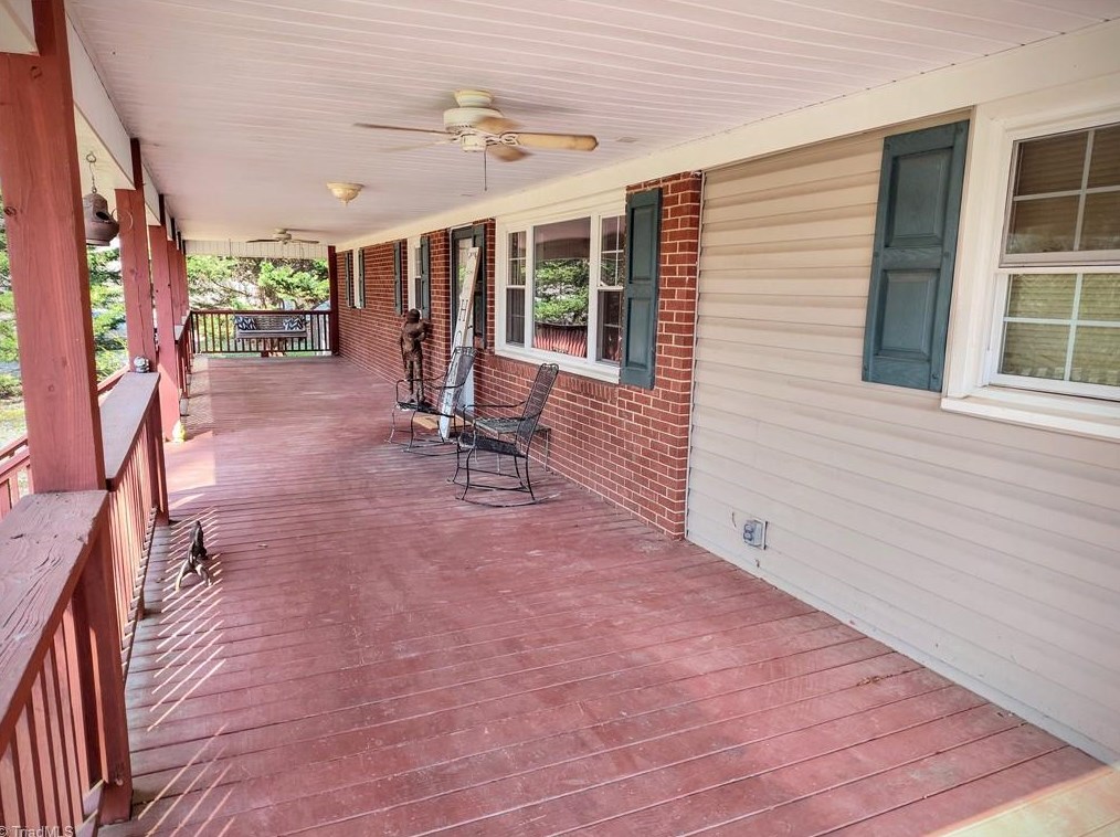 3624 Shady Lawn Ct, High Point NC  27263-8027 exterior