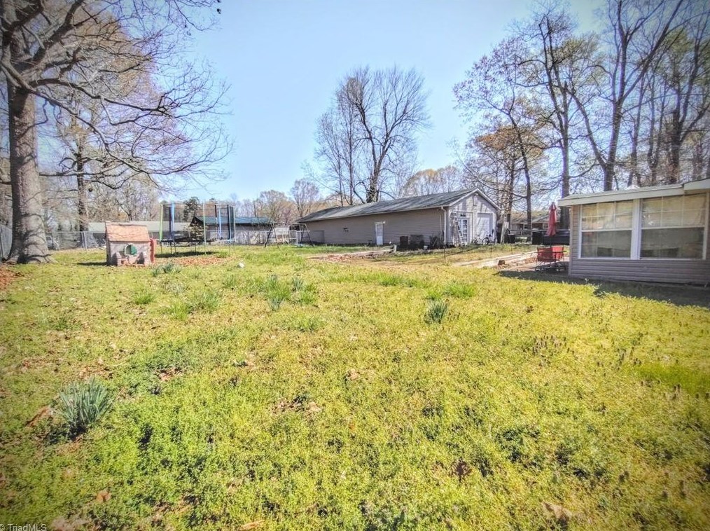 3624 Shady Lawn Ct, High Point NC  27263-8027 exterior