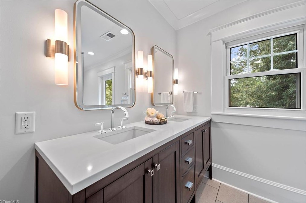 1000 Fairmont St, Greensboro NC  27401-1727 exterior