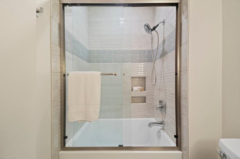 1000 Fairmont St, Greensboro NC  27401-1727 exterior