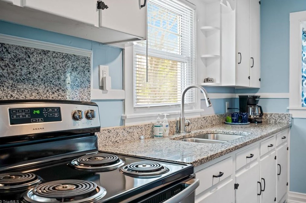 1115 Graham St, Burlington NC  27215-6145 exterior