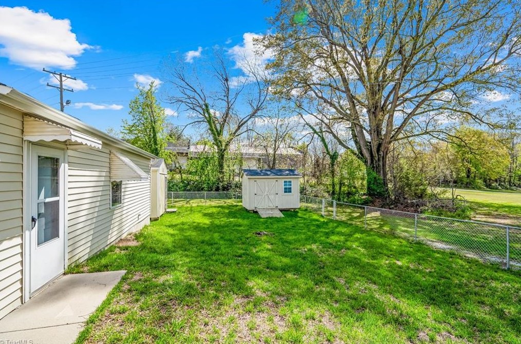 1115 Graham St, Burlington NC  27215-6145 exterior