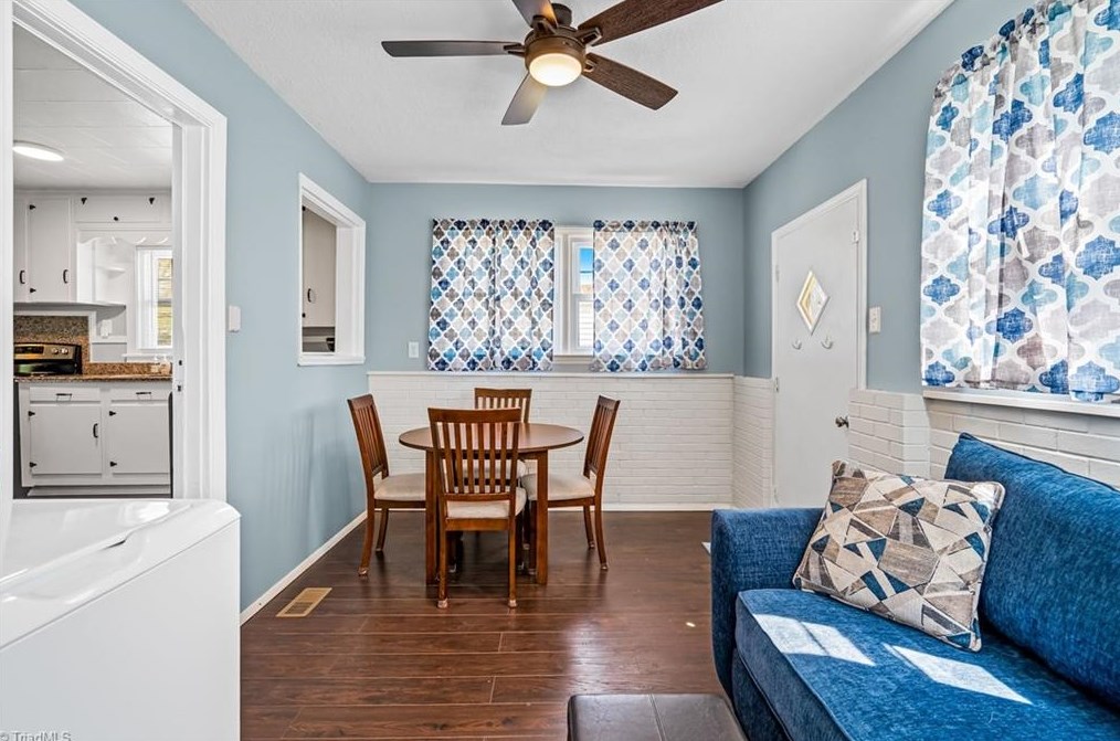 1115 Graham St, Burlington NC  27215-6145 exterior