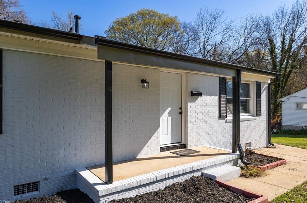 300 Erwin St, Greensboro NC 27406-2834 exterior