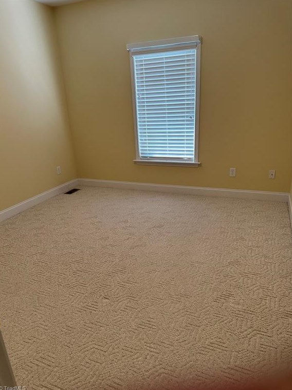 14 Roselynn Ln, Thomasville NC  27360-7638 exterior