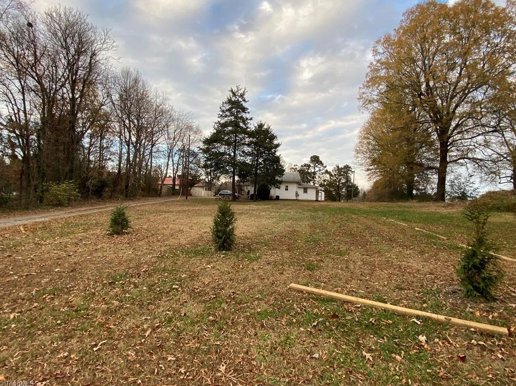 138 Albertson Rd, Thomasville NC  27360-8984 exterior