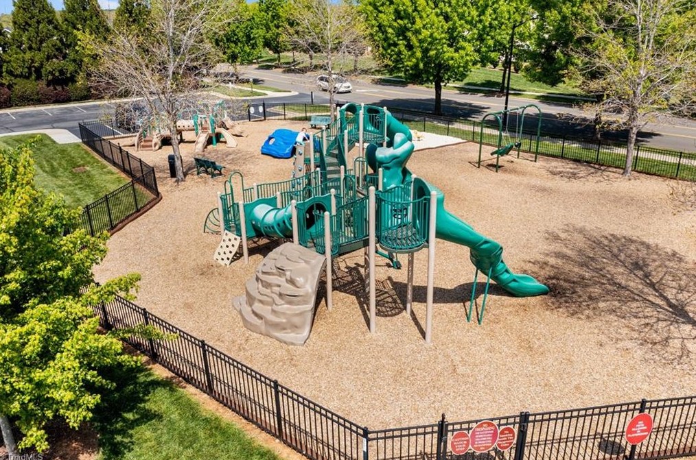 1219 Lael Forest Trl, Burlington NC  27215 exterior