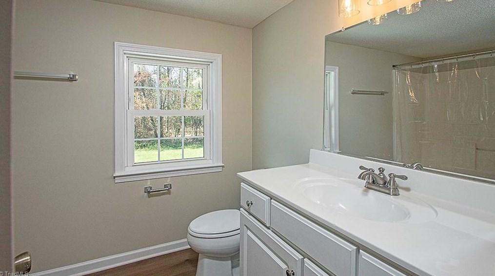 237 Linville Springs Rd, Kernersville NC  27284-2325 exterior