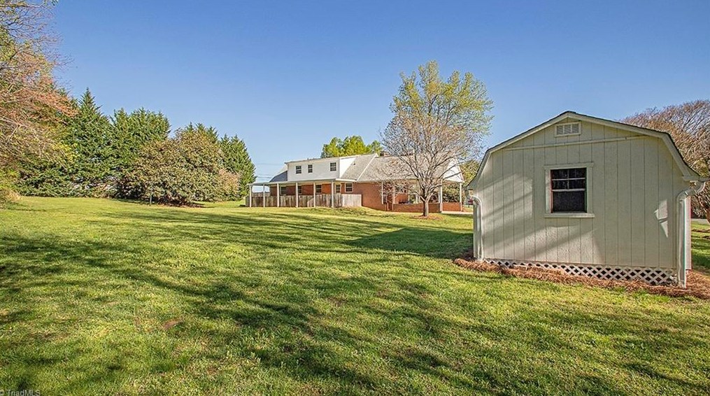 237 Linville Springs Rd, Kernersville NC  27284-2325 exterior