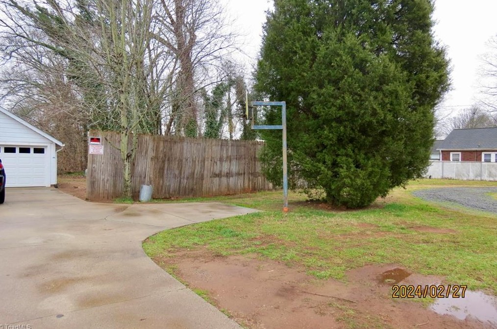 7735 Us Highway 52, Salisbury NC  28146-8962 exterior