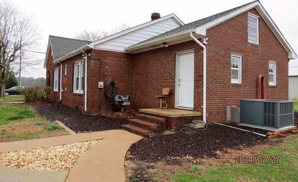 7735 Us Highway 52, Salisbury NC  28146-8962 exterior