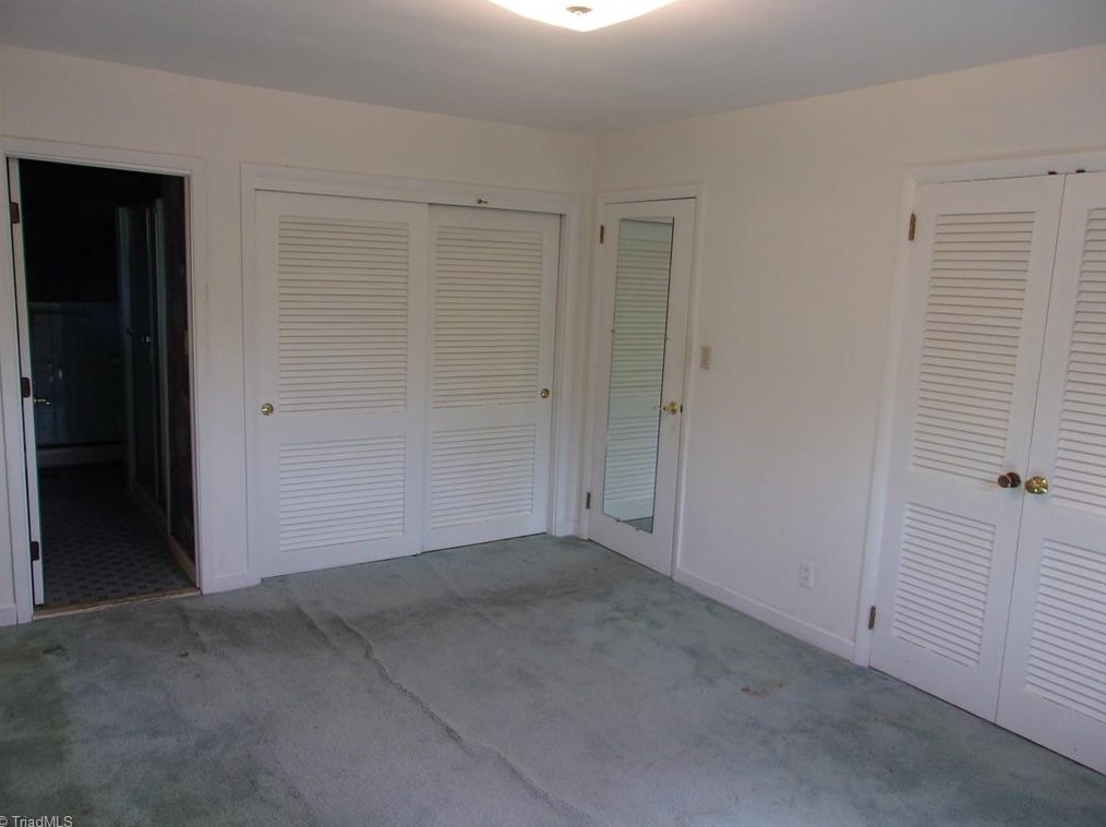 304 Pineridge Dr, High Point NC  27262-8207 exterior
