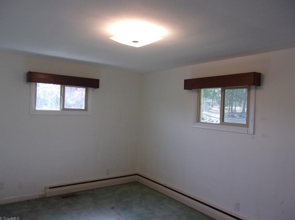 304 Pineridge Dr, High Point NC  27262-8207 exterior