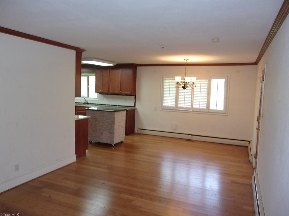 304 Pineridge Dr, High Point NC  27262-8207 exterior