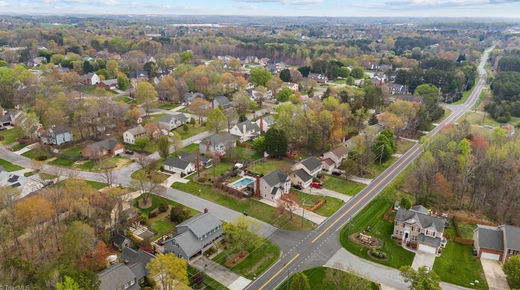 1601 Whites Mill Rd, High Point NC  27265-9645 exterior