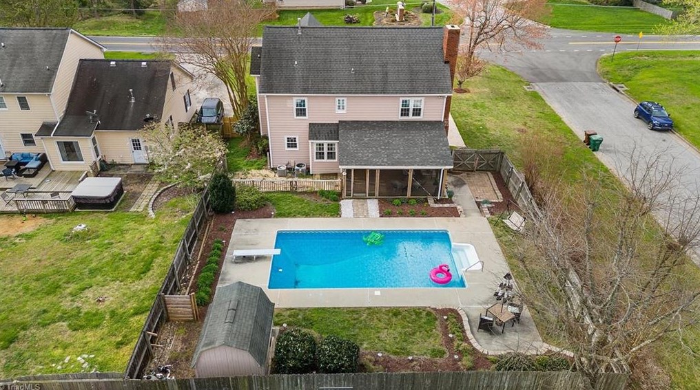 1601 Whites Mill Rd, High Point NC  27265-9645 exterior