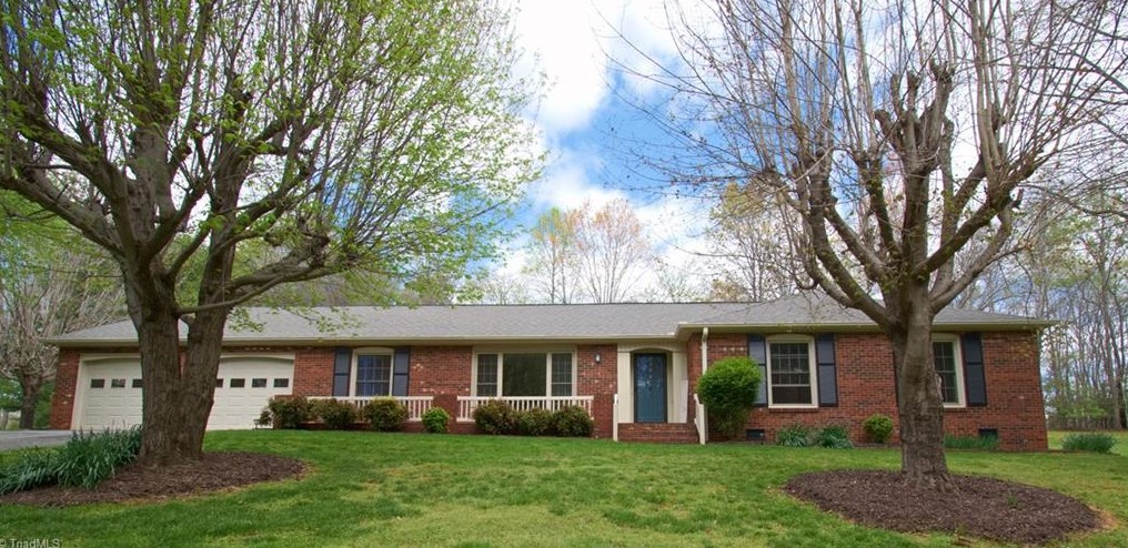 100 Cedar St, North Wilkesboro NC  28659-3420 exterior