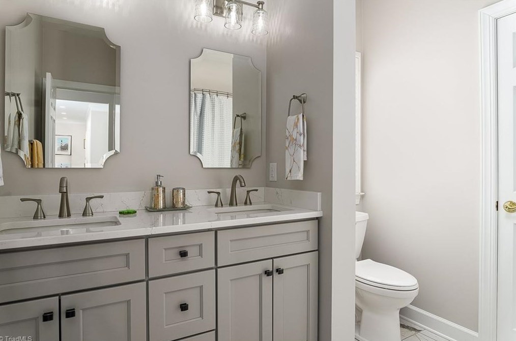 2 Bluff Ridge Ct, Greensboro NC  27455-2298 exterior