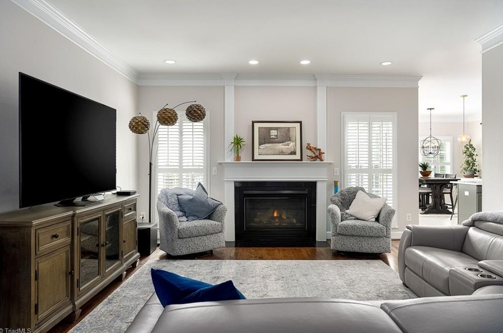 2 Bluff Ridge Ct, Greensboro NC  27455-2298 exterior