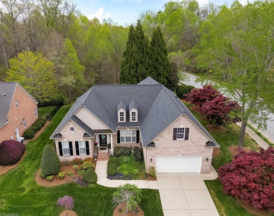 2 Bluff Ridge Ct, Greensboro NC  27455-2298 exterior