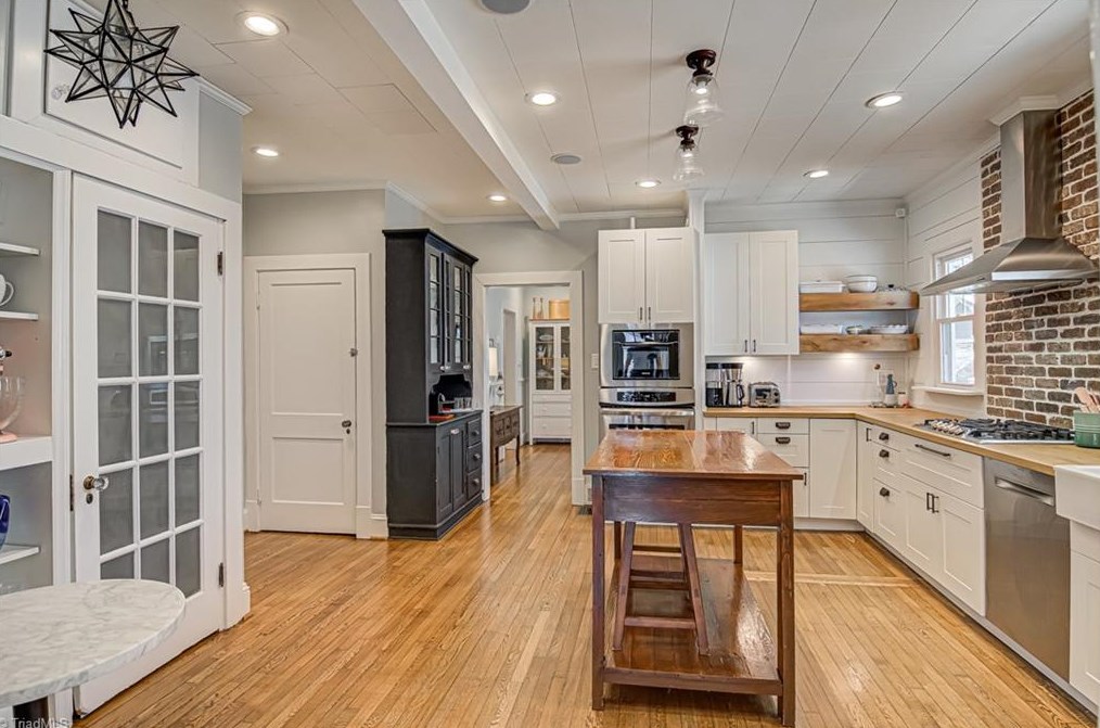 703 Miller St, Winston Salem NC  27103-3614 exterior