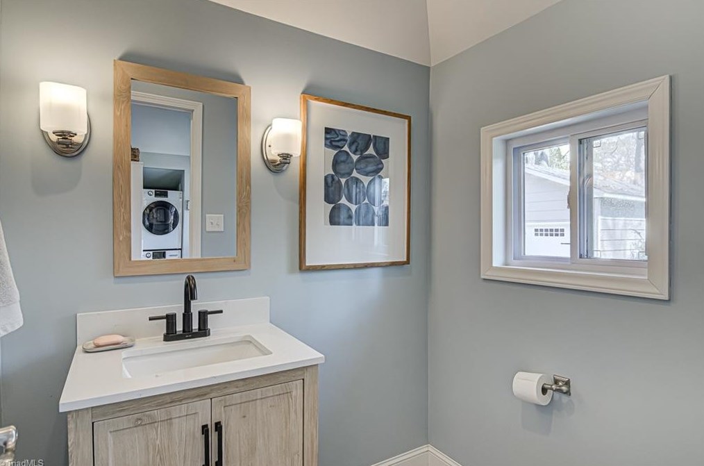 703 Miller St, Winston Salem NC  27103-3614 exterior