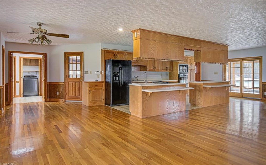 1604 Teague Ln, Kernersville NC  27284-7523 exterior