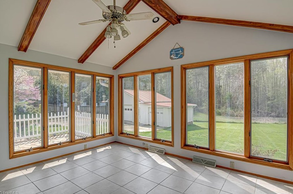 1604 Teague Ln, Kernersville NC  27284-7523 exterior