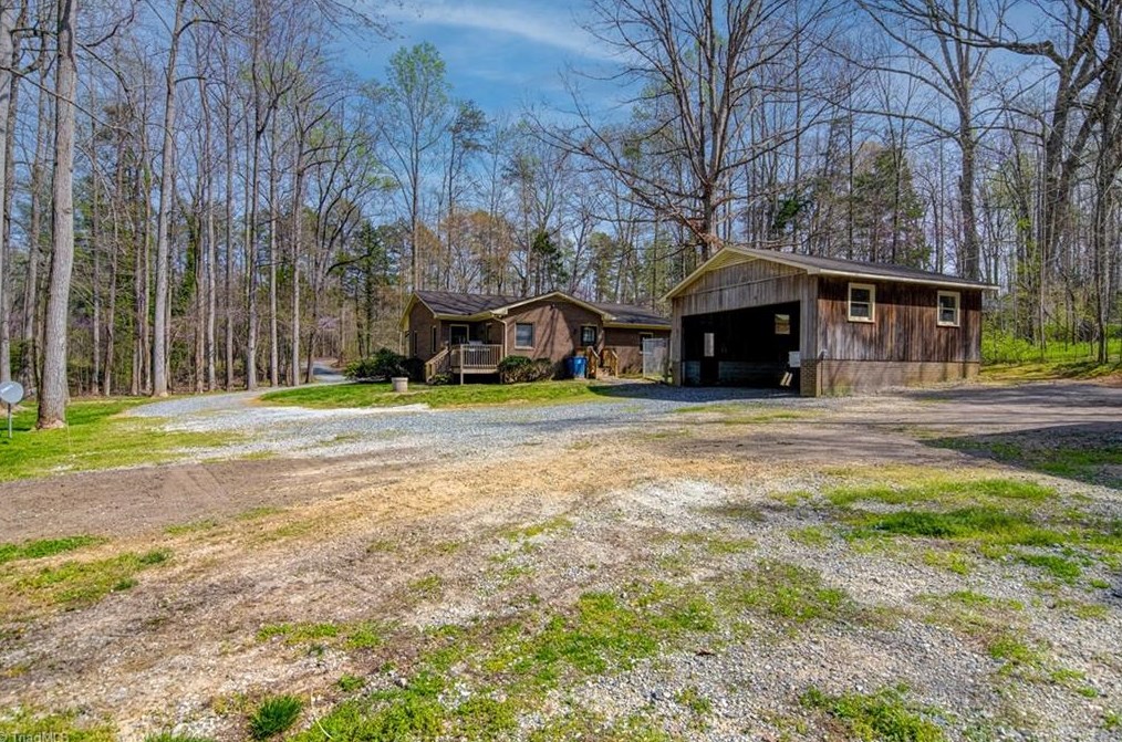 7104 Company Mill Rd, Climax NC  27233-9107 exterior