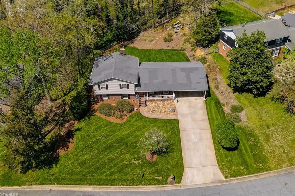 1405 Wales Dr, High Point NC  27262-7340 exterior