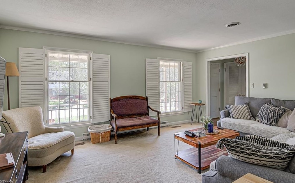 1405 Wales Dr, High Point NC  27262-7340 exterior