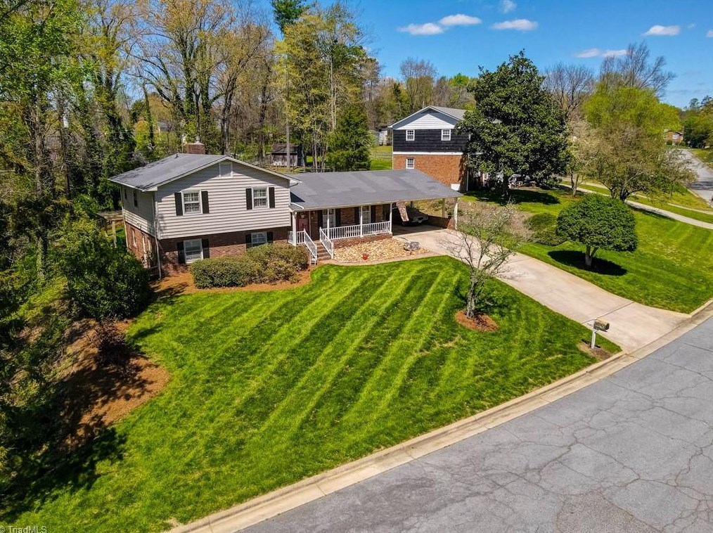 1405 Wales Dr, High Point NC  27262-7340 exterior