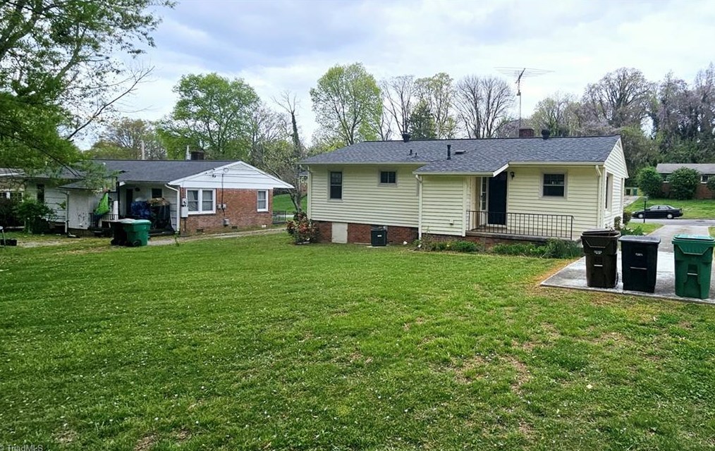 612 Woodridge Ln, High Point NC  27262-2248 exterior