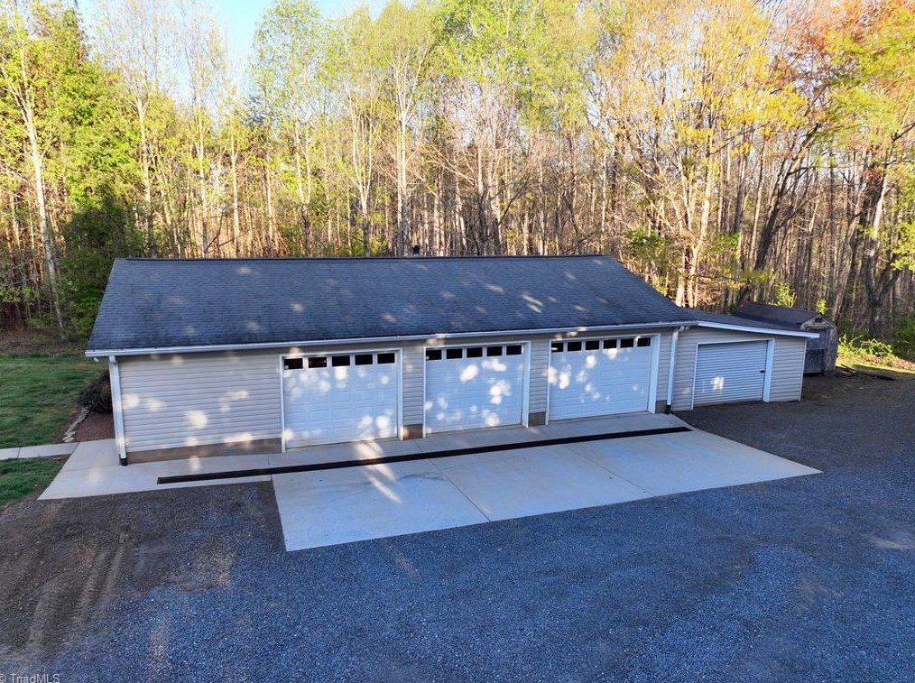 1274 William Fowler Rd, King NC  27021-8347 exterior