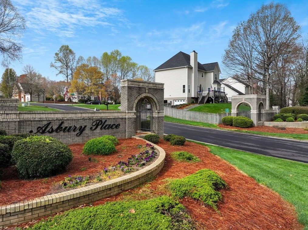 4535 Asbury Place Dr, Clemmons NC  27012-7708 exterior