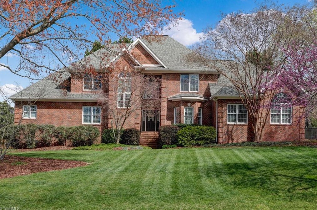 2002 Rockglen Ln, Greensboro NC  27410-2169 exterior