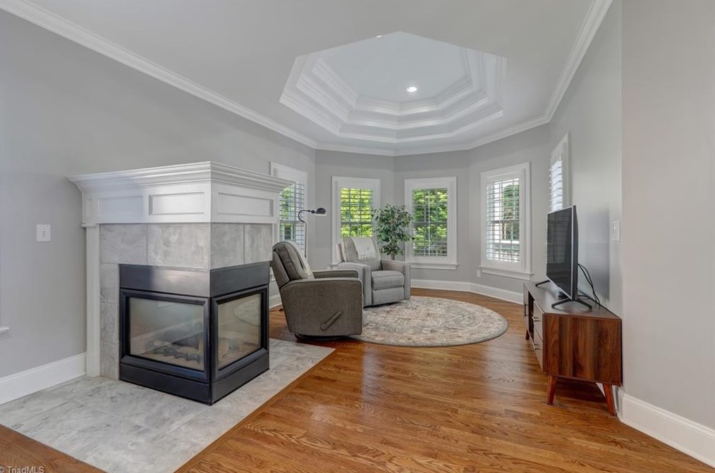 2002 Rockglen Ln, Greensboro NC  27410-2169 exterior