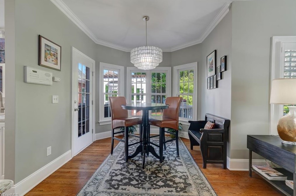 2002 Rockglen Ln, Greensboro NC  27410-2169 exterior