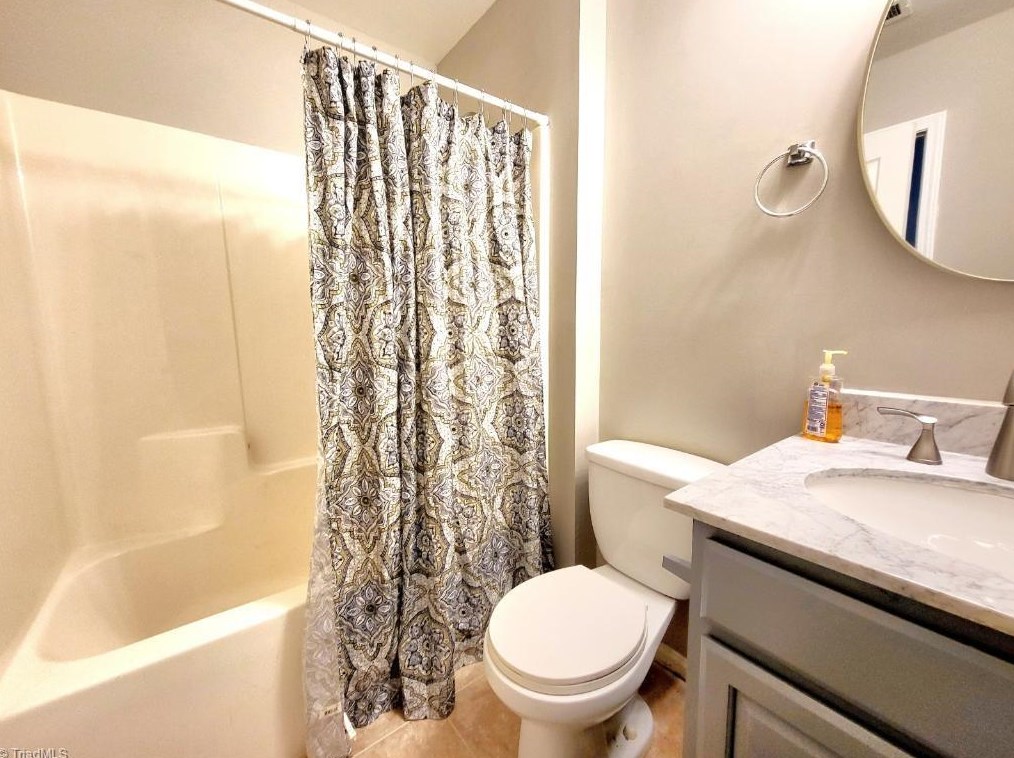 1011 Manor Dr, High Point NC  27260-2501 exterior