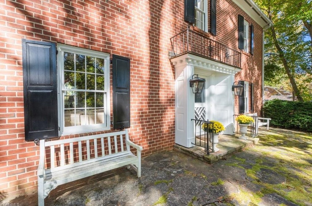 3239 Vly Rd, Winston Salem NC  27106-2529 exterior