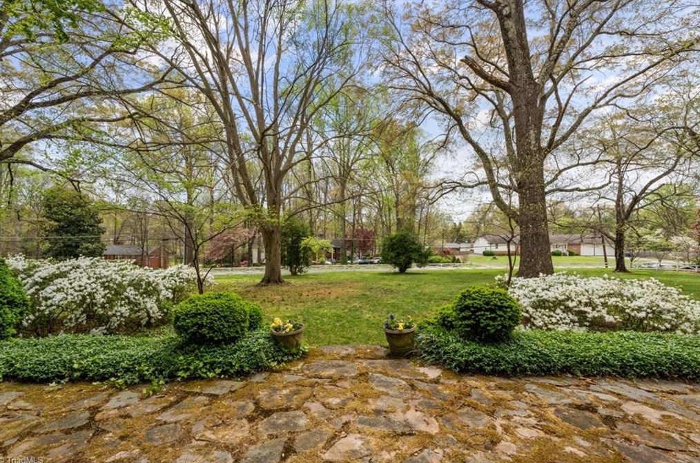 3239 Vly Rd, Winston Salem NC  27106-2529 exterior