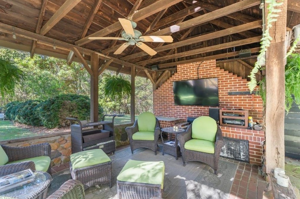 3239 Vly Rd, Winston Salem NC  27106-2529 exterior