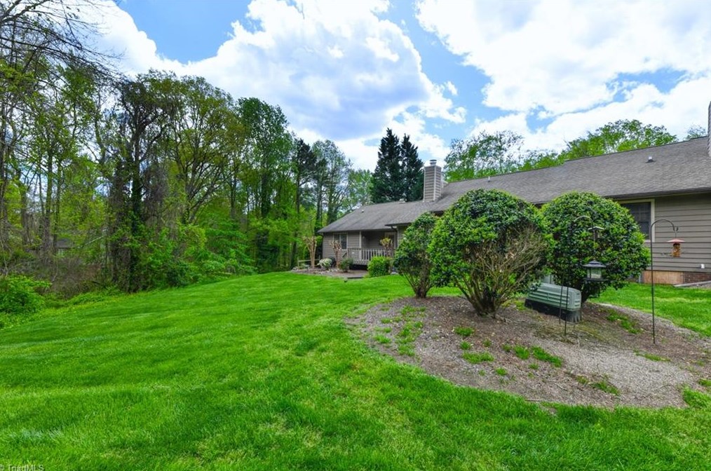 1202 Watermark Ct, High Point NC 27265-2332 exterior