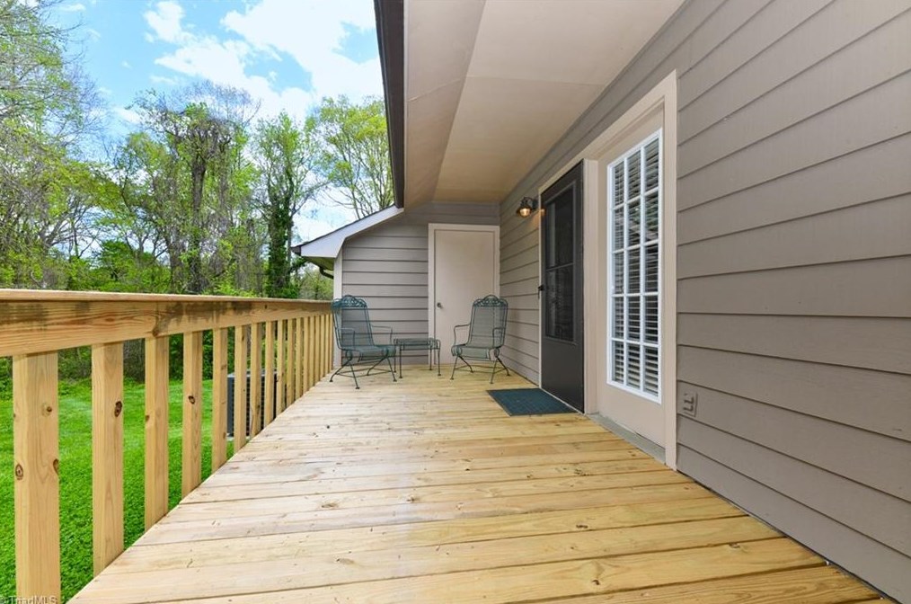 1202 Watermark Ct, High Point NC 27265-2332 exterior