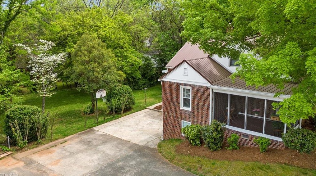 611 Westside Dr, Lexington NC  27292-2957 exterior