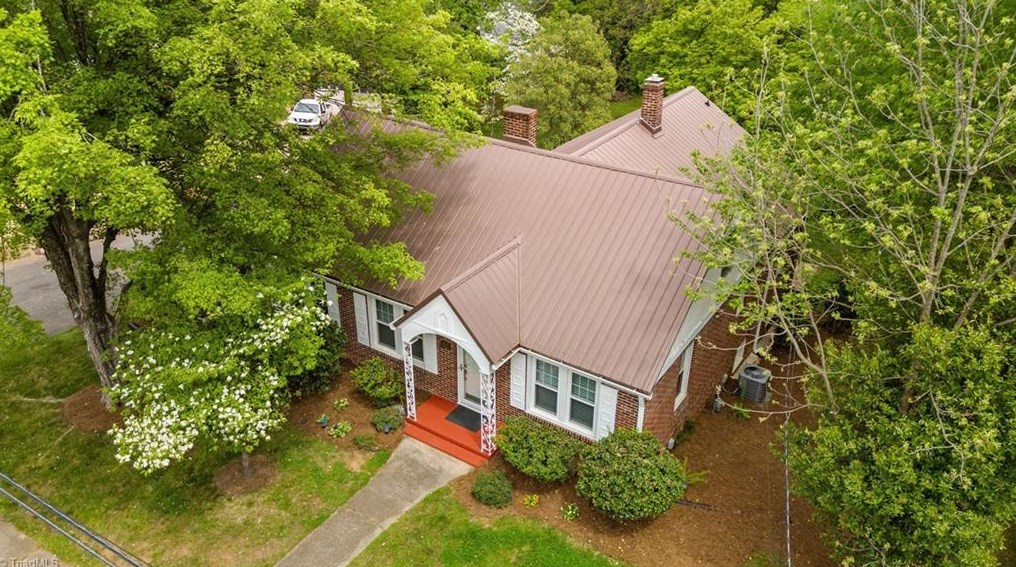 611 Westside Dr, Lexington NC  27292-2957 exterior